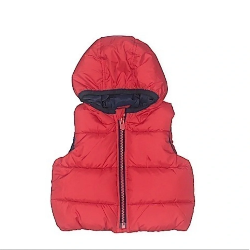 BABY Gap infant puffer vest (6-12 mo). Red